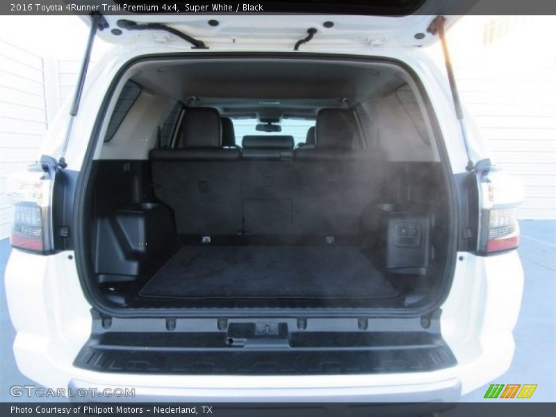 Super White / Black 2016 Toyota 4Runner Trail Premium 4x4