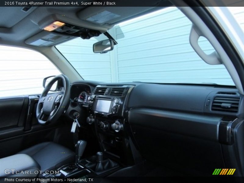 Super White / Black 2016 Toyota 4Runner Trail Premium 4x4