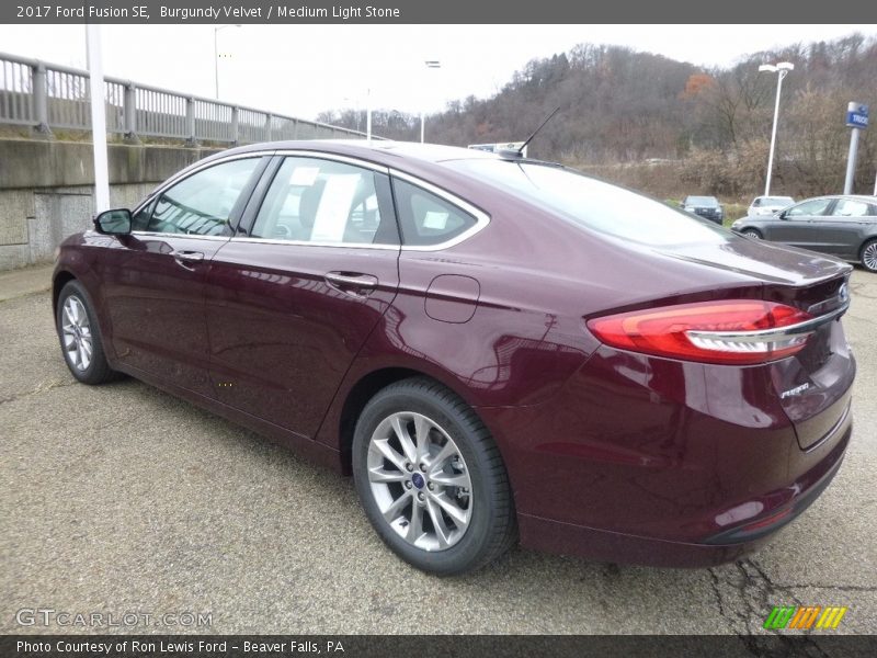Burgundy Velvet / Medium Light Stone 2017 Ford Fusion SE