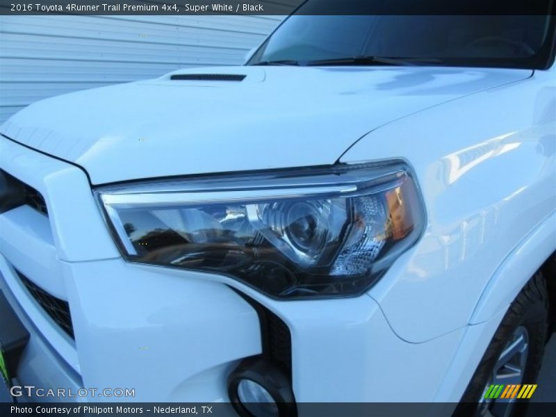 Super White / Black 2016 Toyota 4Runner Trail Premium 4x4