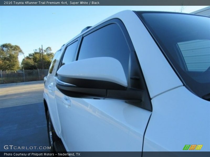 Super White / Black 2016 Toyota 4Runner Trail Premium 4x4