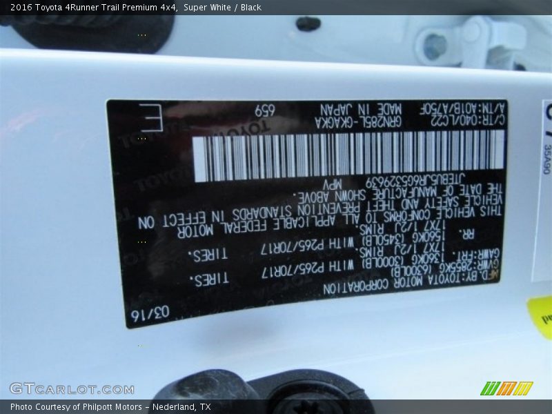 Super White / Black 2016 Toyota 4Runner Trail Premium 4x4