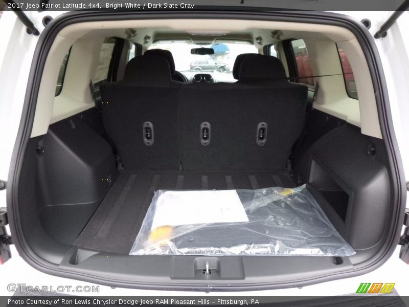 Bright White / Dark Slate Gray 2017 Jeep Patriot Latitude 4x4