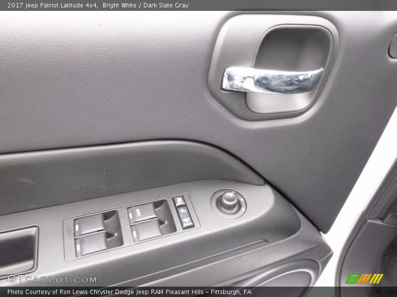 Bright White / Dark Slate Gray 2017 Jeep Patriot Latitude 4x4