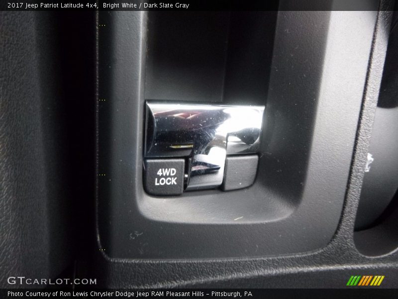 Bright White / Dark Slate Gray 2017 Jeep Patriot Latitude 4x4