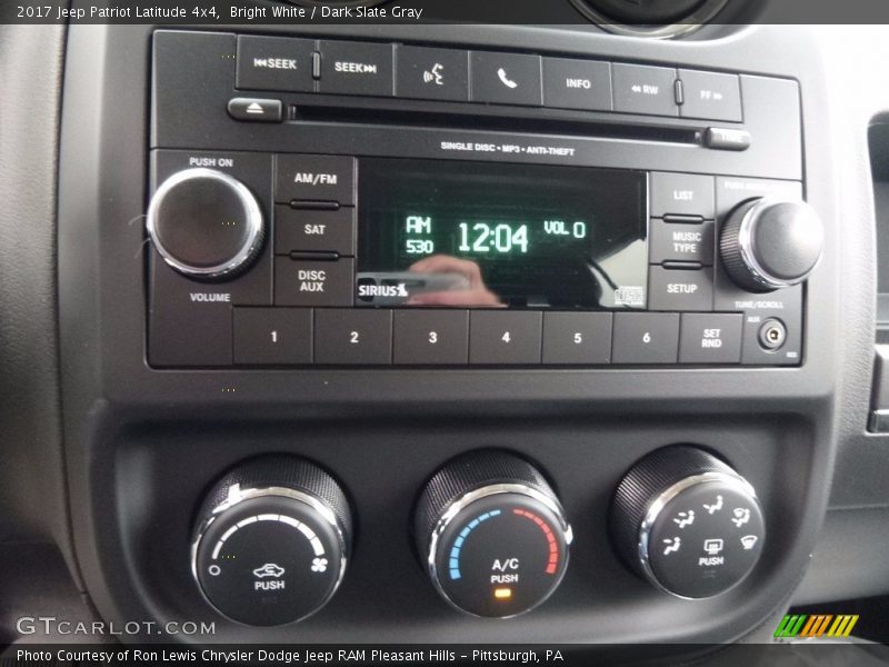 Bright White / Dark Slate Gray 2017 Jeep Patriot Latitude 4x4