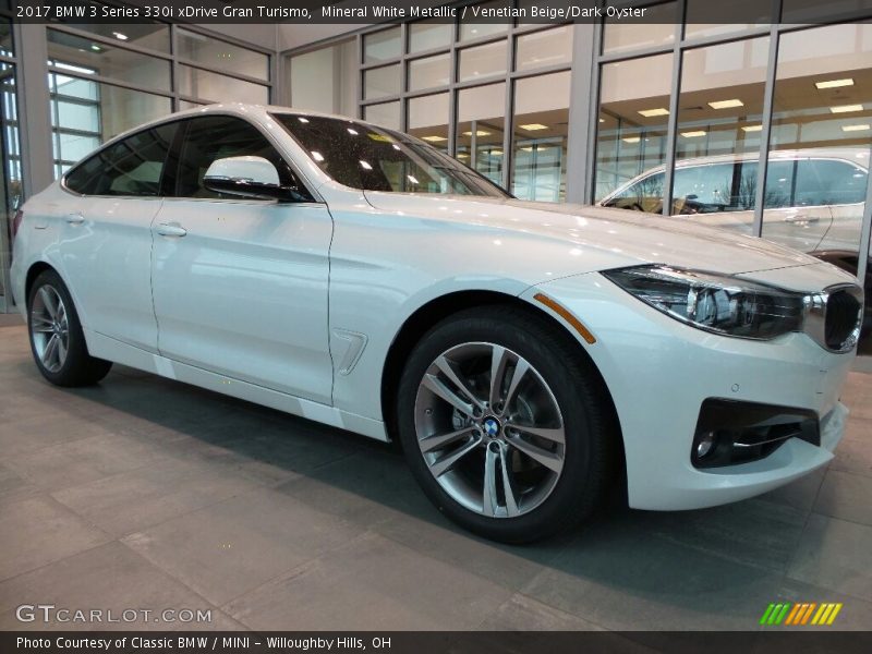 Front 3/4 View of 2017 3 Series 330i xDrive Gran Turismo