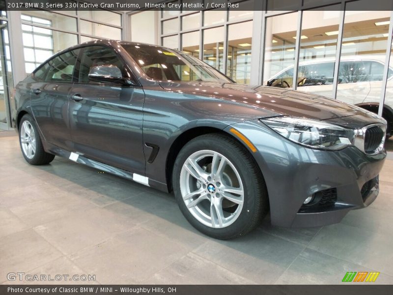 Front 3/4 View of 2017 3 Series 330i xDrive Gran Turismo