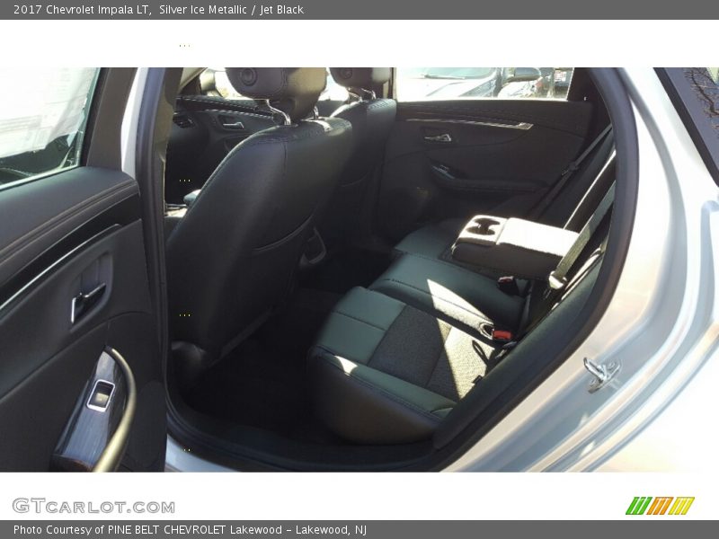 Silver Ice Metallic / Jet Black 2017 Chevrolet Impala LT