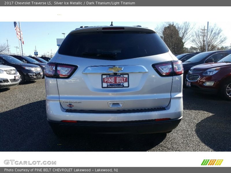 Silver Ice Metallic / Dark Titanium/Light Titanium 2017 Chevrolet Traverse LS