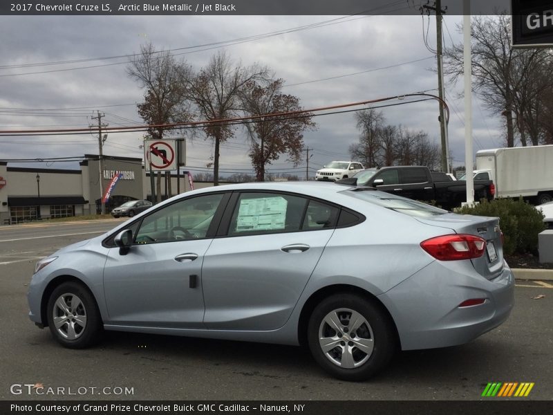 Arctic Blue Metallic / Jet Black 2017 Chevrolet Cruze LS