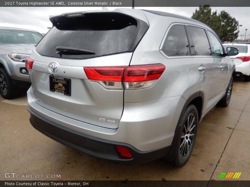 Celestial Silver Metallic / Black 2017 Toyota Highlander SE AWD