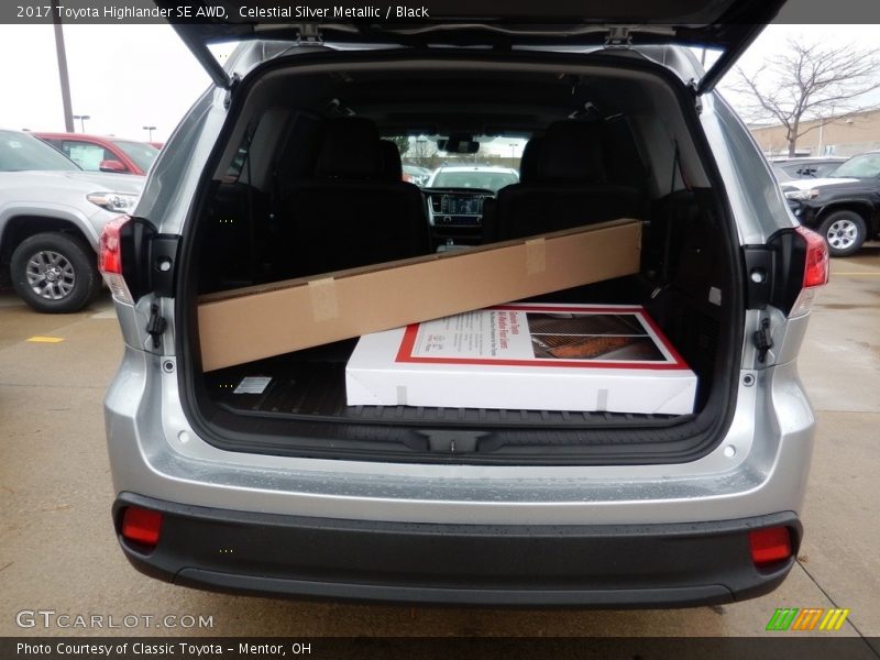  2017 Highlander SE AWD Trunk