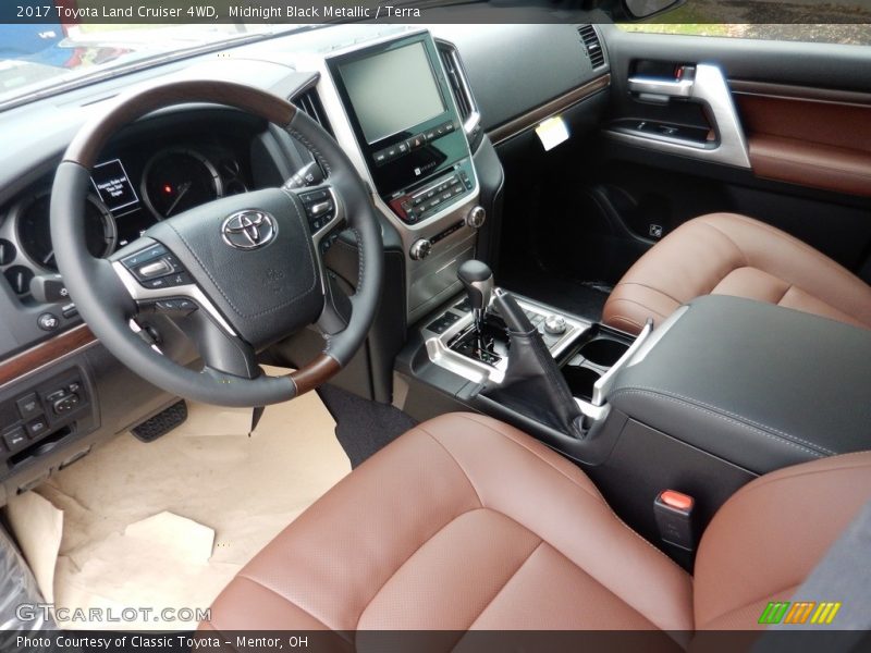 Terra Interior - 2017 Land Cruiser 4WD 
