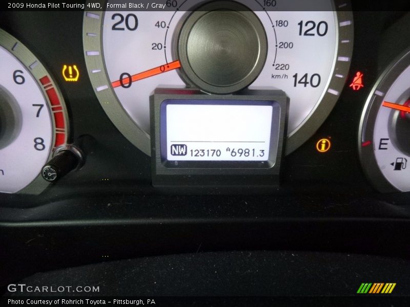 Formal Black / Gray 2009 Honda Pilot Touring 4WD