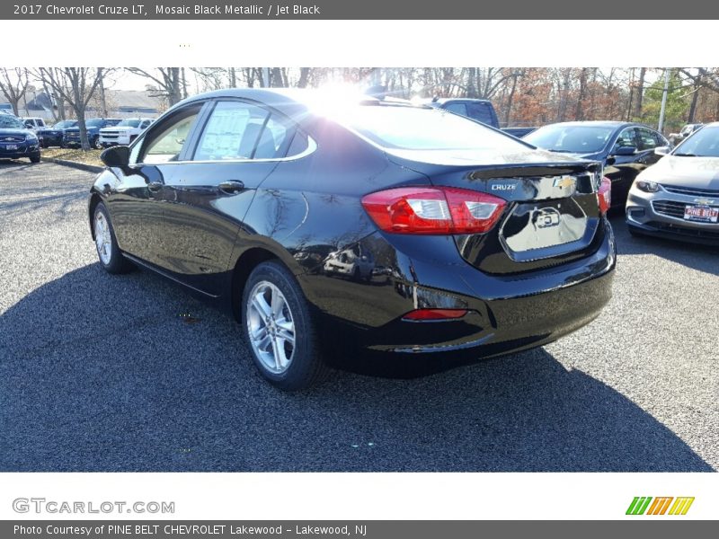 Mosaic Black Metallic / Jet Black 2017 Chevrolet Cruze LT