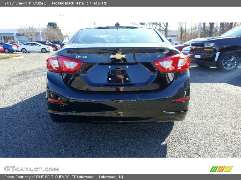 Mosaic Black Metallic / Jet Black 2017 Chevrolet Cruze LT