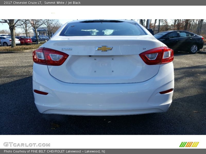 Summit White / Jet Black 2017 Chevrolet Cruze LT