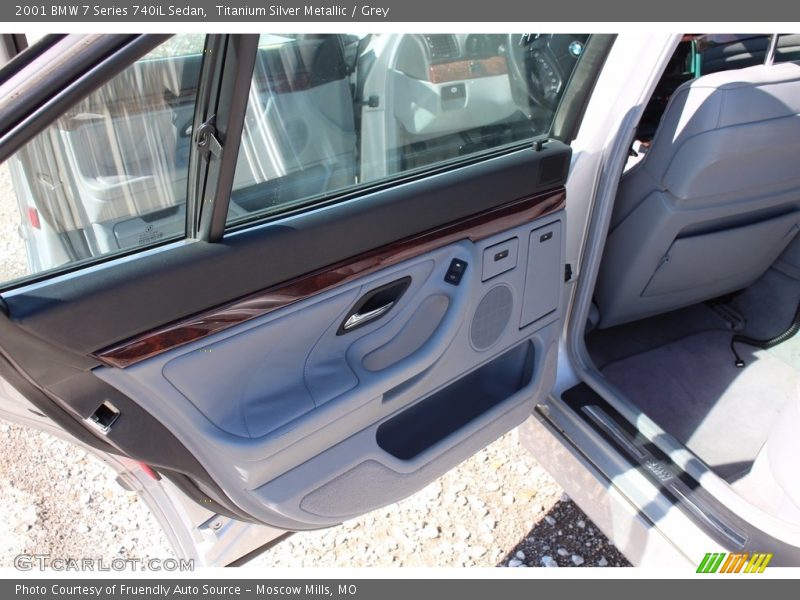 Titanium Silver Metallic / Grey 2001 BMW 7 Series 740iL Sedan