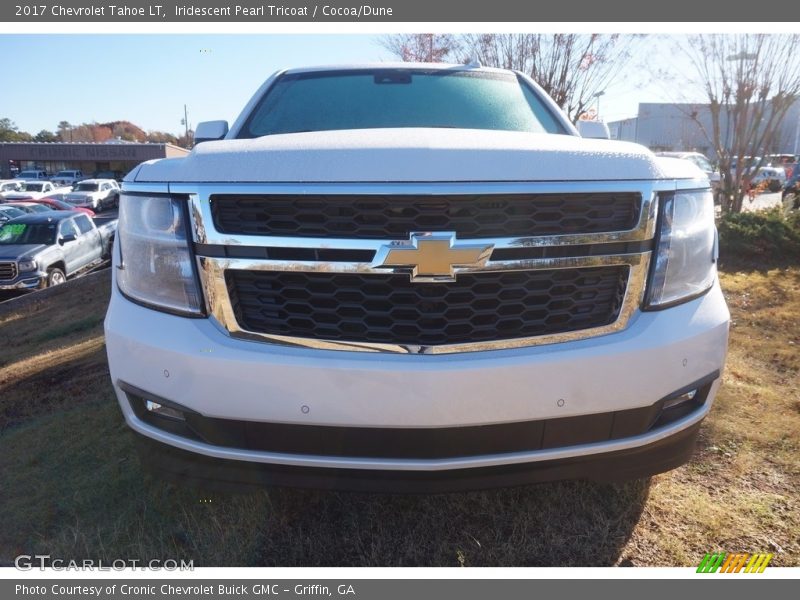 Iridescent Pearl Tricoat / Cocoa/Dune 2017 Chevrolet Tahoe LT