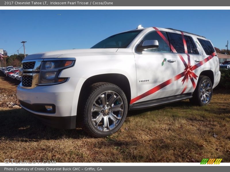 Iridescent Pearl Tricoat / Cocoa/Dune 2017 Chevrolet Tahoe LT