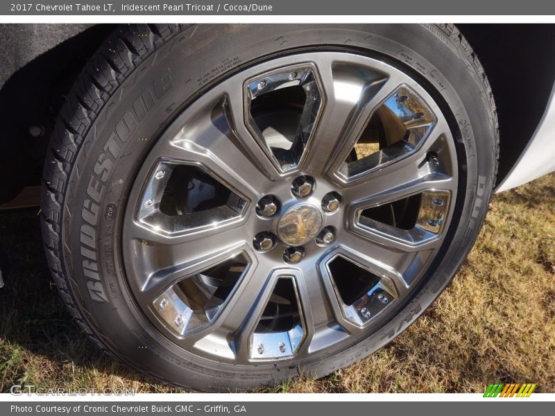 Iridescent Pearl Tricoat / Cocoa/Dune 2017 Chevrolet Tahoe LT