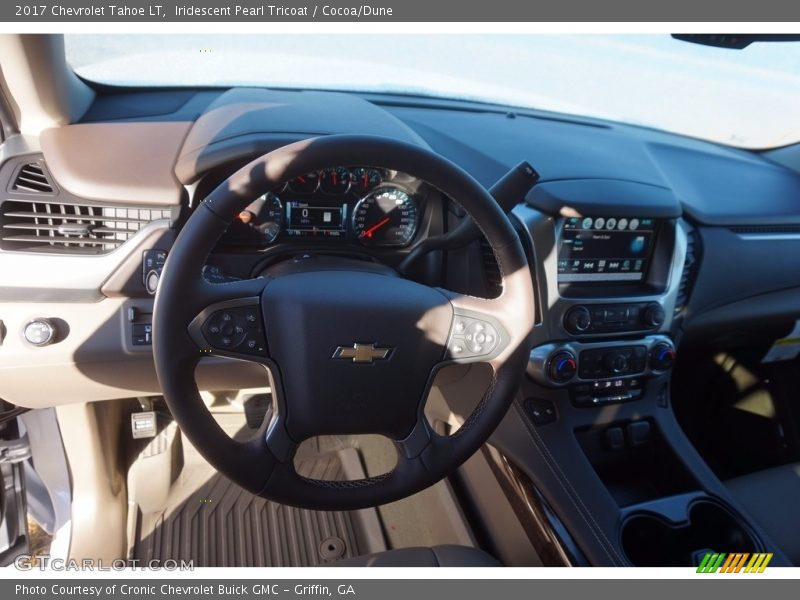 Iridescent Pearl Tricoat / Cocoa/Dune 2017 Chevrolet Tahoe LT