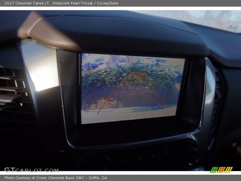 Iridescent Pearl Tricoat / Cocoa/Dune 2017 Chevrolet Tahoe LT