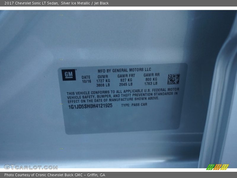 Silver Ice Metallic / Jet Black 2017 Chevrolet Sonic LT Sedan