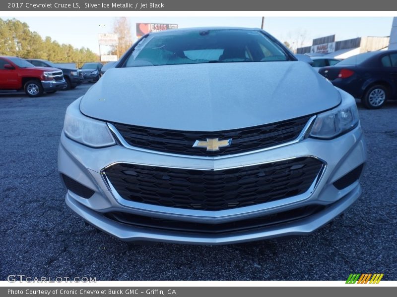 Silver Ice Metallic / Jet Black 2017 Chevrolet Cruze LS