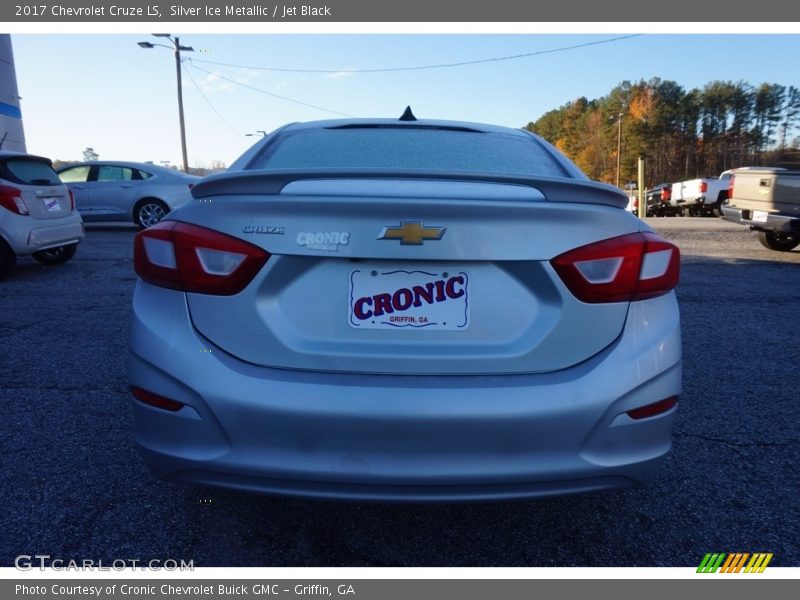 Silver Ice Metallic / Jet Black 2017 Chevrolet Cruze LS