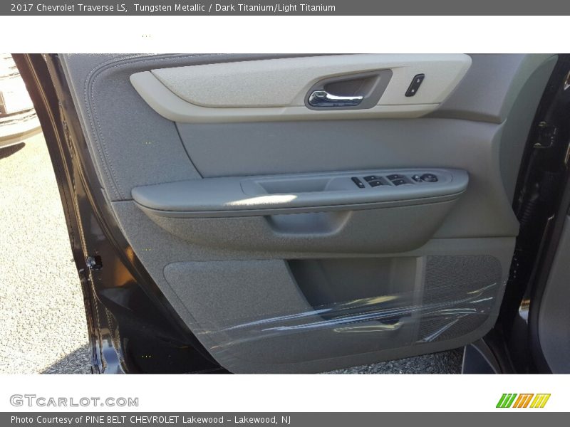 Tungsten Metallic / Dark Titanium/Light Titanium 2017 Chevrolet Traverse LS
