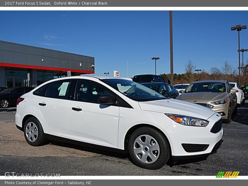 Front 3/4 View of 2017 Focus S Sedan