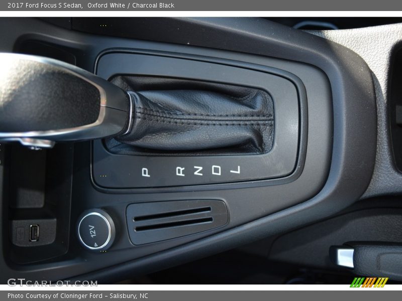  2017 Focus S Sedan 5 Speed Manual Shifter