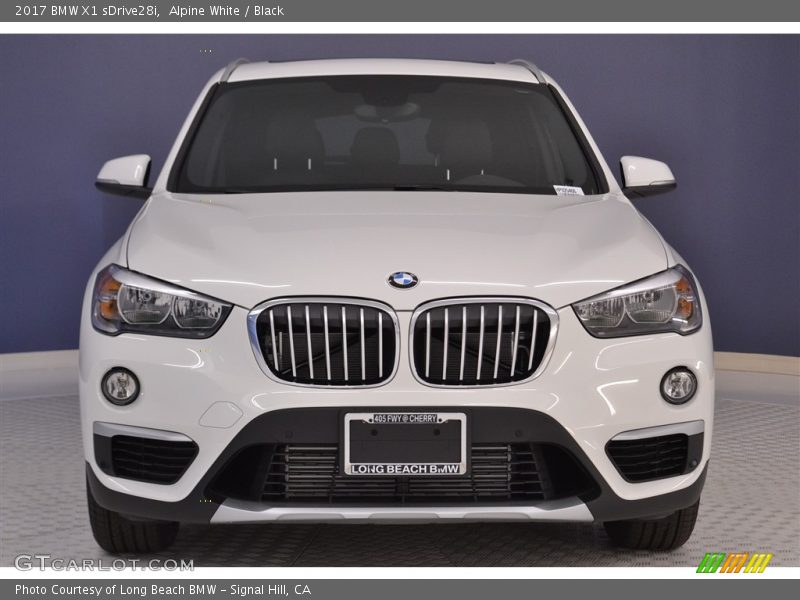 Alpine White / Black 2017 BMW X1 sDrive28i