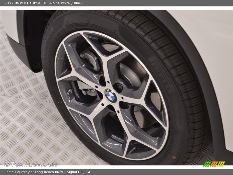 Alpine White / Black 2017 BMW X1 sDrive28i