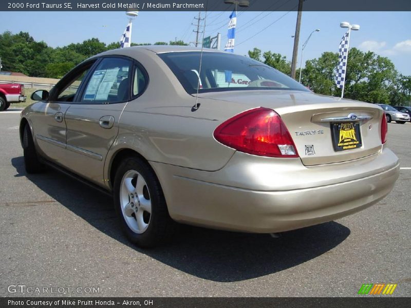 Harvest Gold Metallic / Medium Parchment 2000 Ford Taurus SE