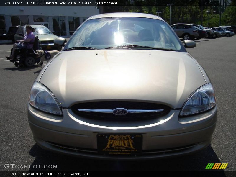 Harvest Gold Metallic / Medium Parchment 2000 Ford Taurus SE
