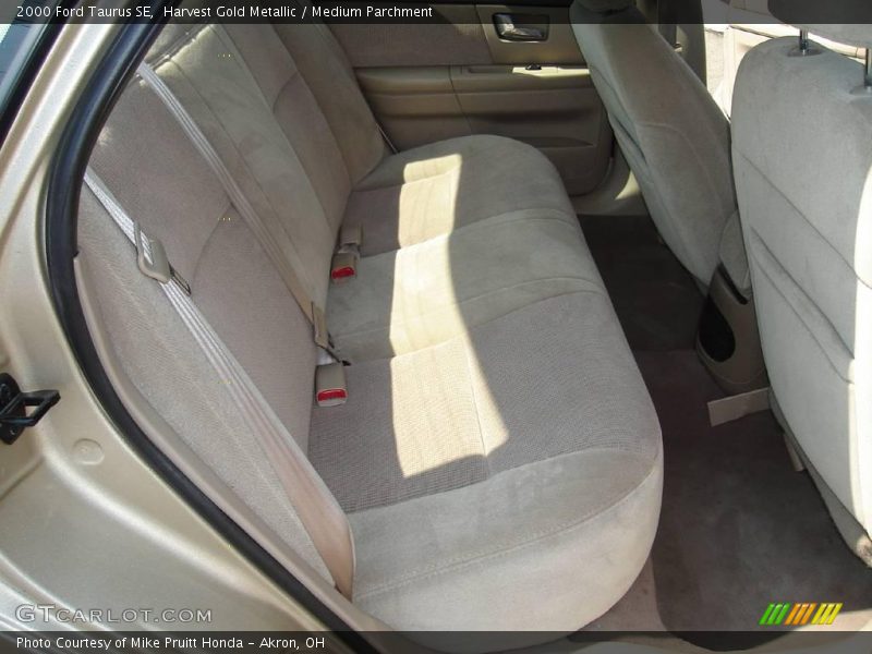 Harvest Gold Metallic / Medium Parchment 2000 Ford Taurus SE