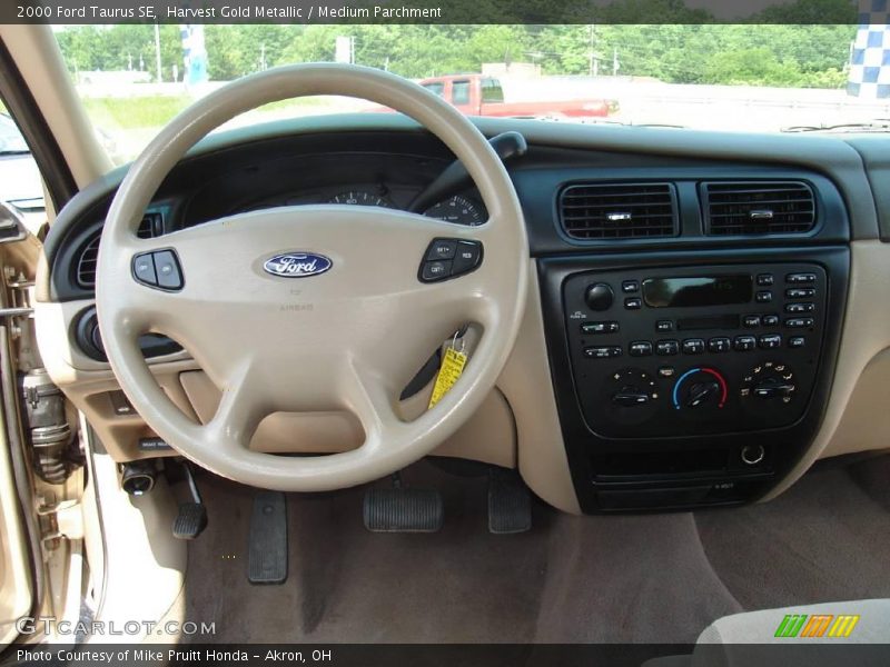 Harvest Gold Metallic / Medium Parchment 2000 Ford Taurus SE