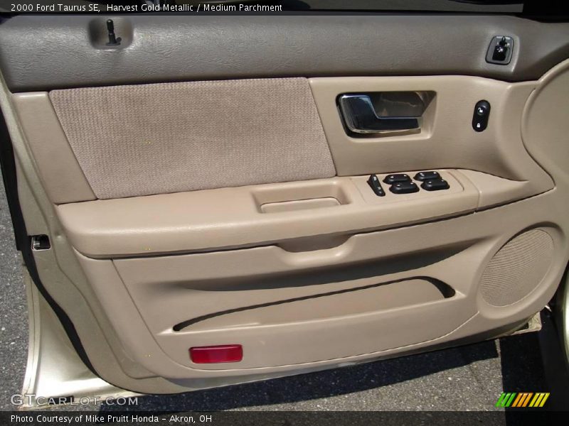 Harvest Gold Metallic / Medium Parchment 2000 Ford Taurus SE