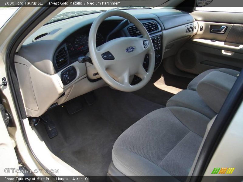 Harvest Gold Metallic / Medium Parchment 2000 Ford Taurus SE