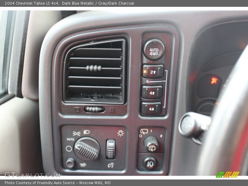 Dark Blue Metallic / Gray/Dark Charcoal 2004 Chevrolet Tahoe LS 4x4