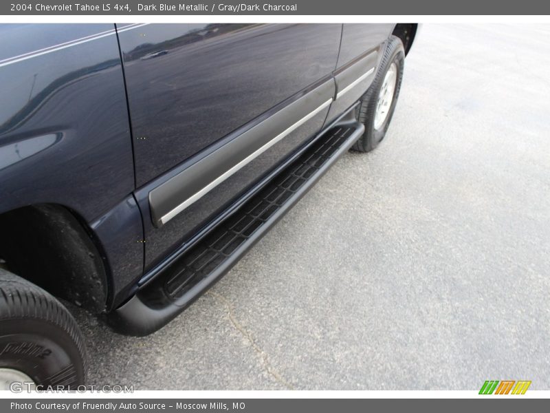 Dark Blue Metallic / Gray/Dark Charcoal 2004 Chevrolet Tahoe LS 4x4