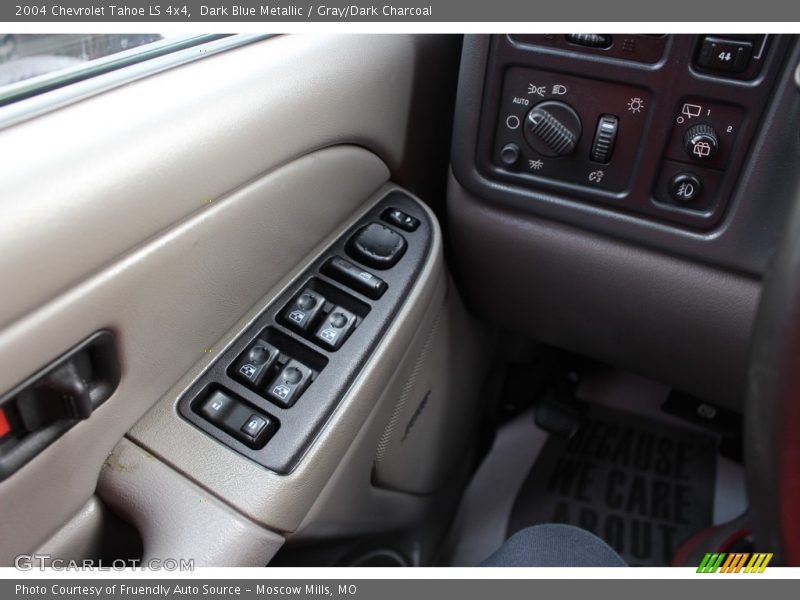 Dark Blue Metallic / Gray/Dark Charcoal 2004 Chevrolet Tahoe LS 4x4