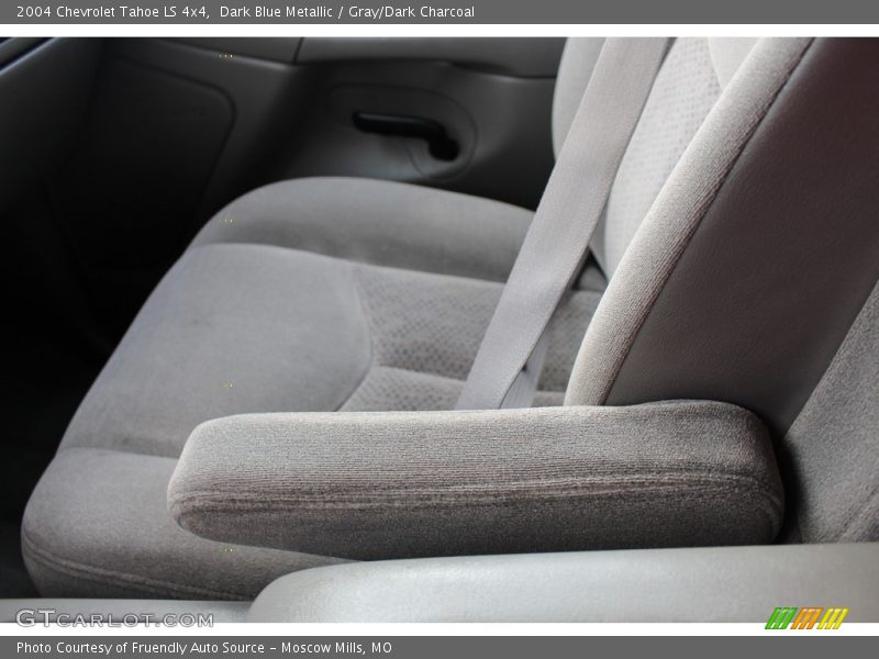 Dark Blue Metallic / Gray/Dark Charcoal 2004 Chevrolet Tahoe LS 4x4