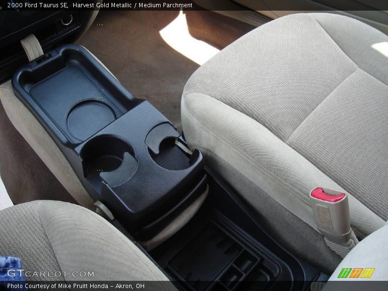 Harvest Gold Metallic / Medium Parchment 2000 Ford Taurus SE