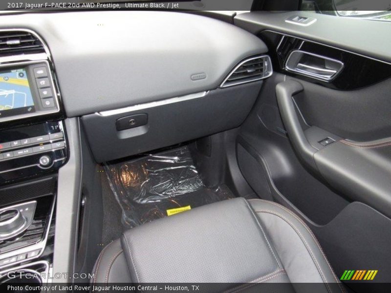 Ultimate Black / Jet 2017 Jaguar F-PACE 20d AWD Prestige