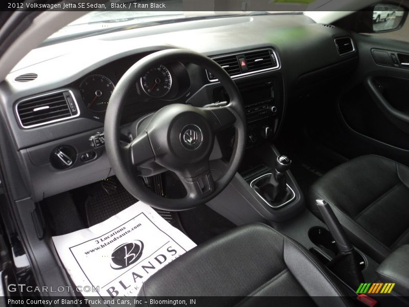 Black / Titan Black 2012 Volkswagen Jetta SE Sedan