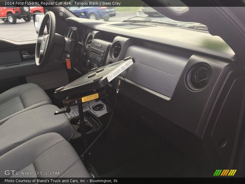 Tuxedo Black / Steel Grey 2014 Ford F150 XL Regular Cab 4x4